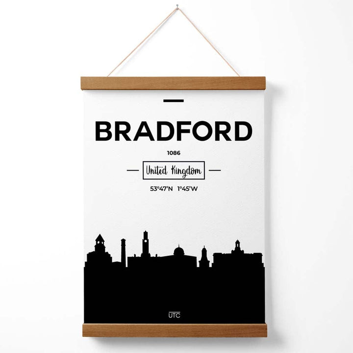 Plakat med bybilde fra Bradford (svart-hvitt) med oppheng