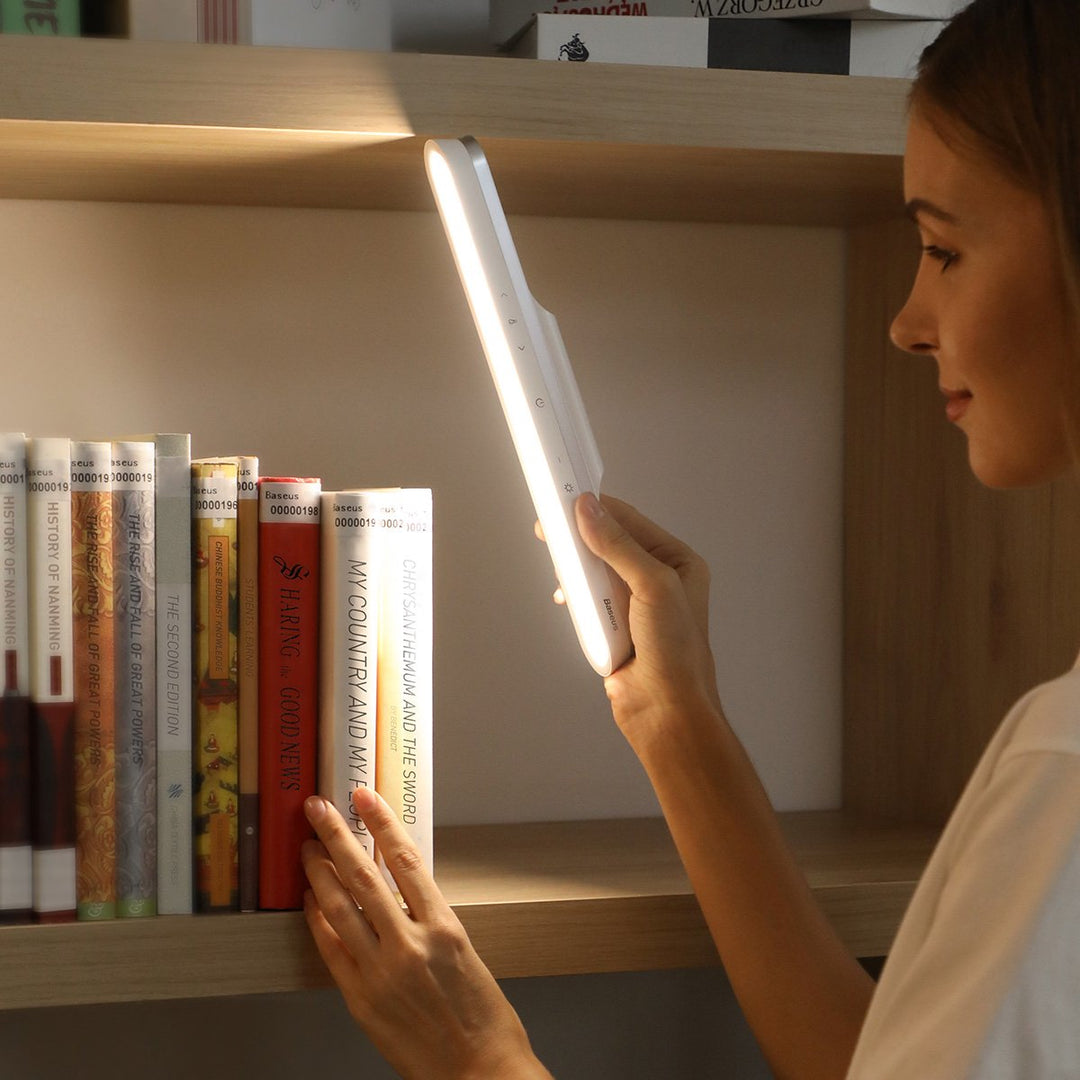 Skanto | GlowLine – Minimalistisk LED Lyslist med Innovativ Funksjonalitet