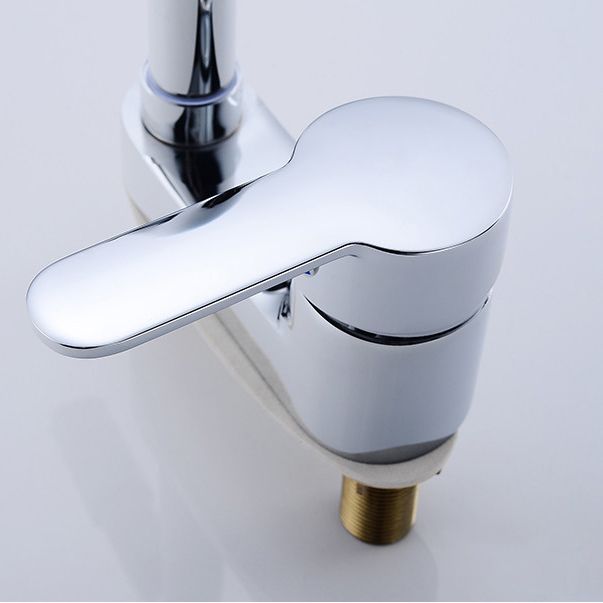 Rund servantkran i krom med svingbar tut til badet