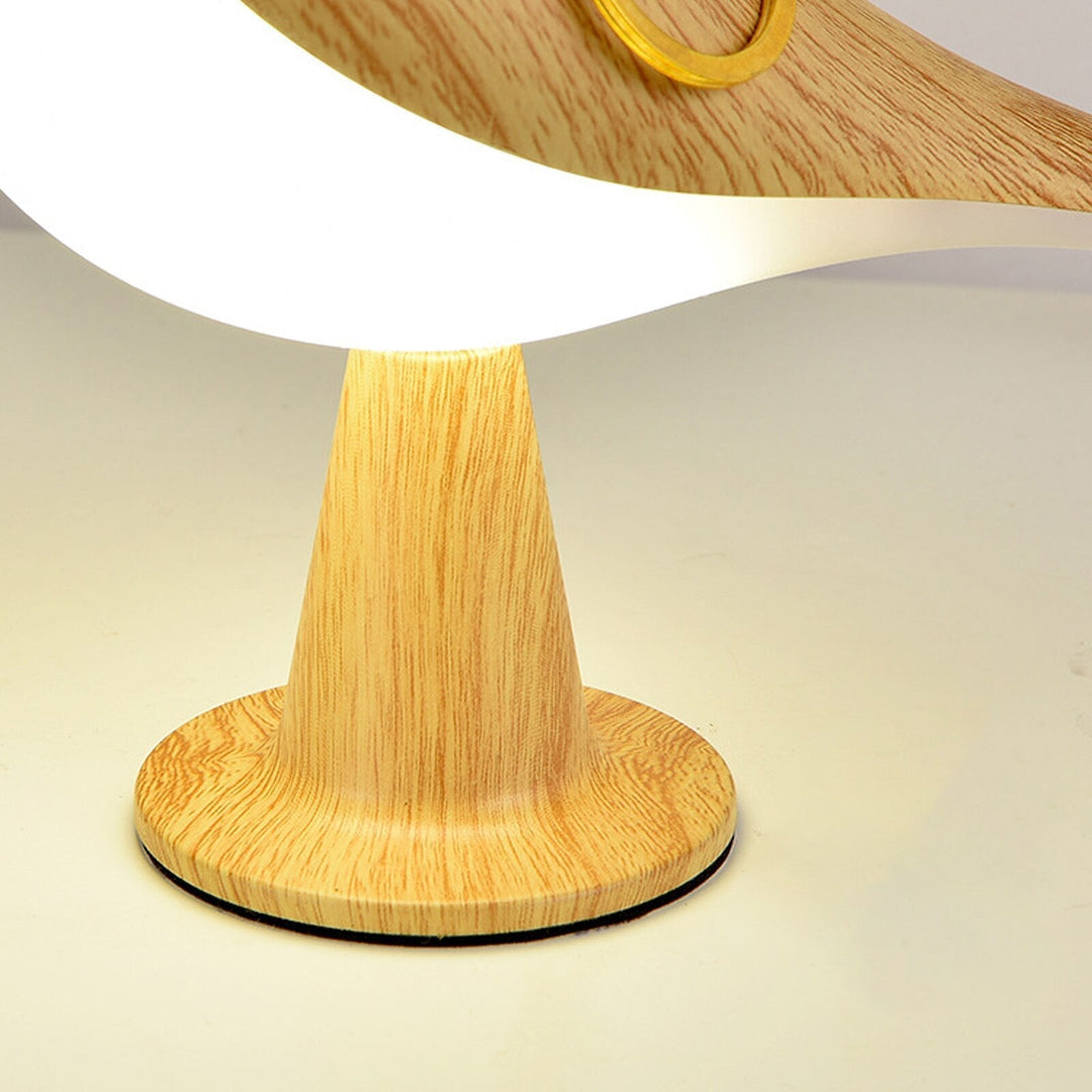 Skanto | Moderne Tre LED Bordlampe Fugl Design