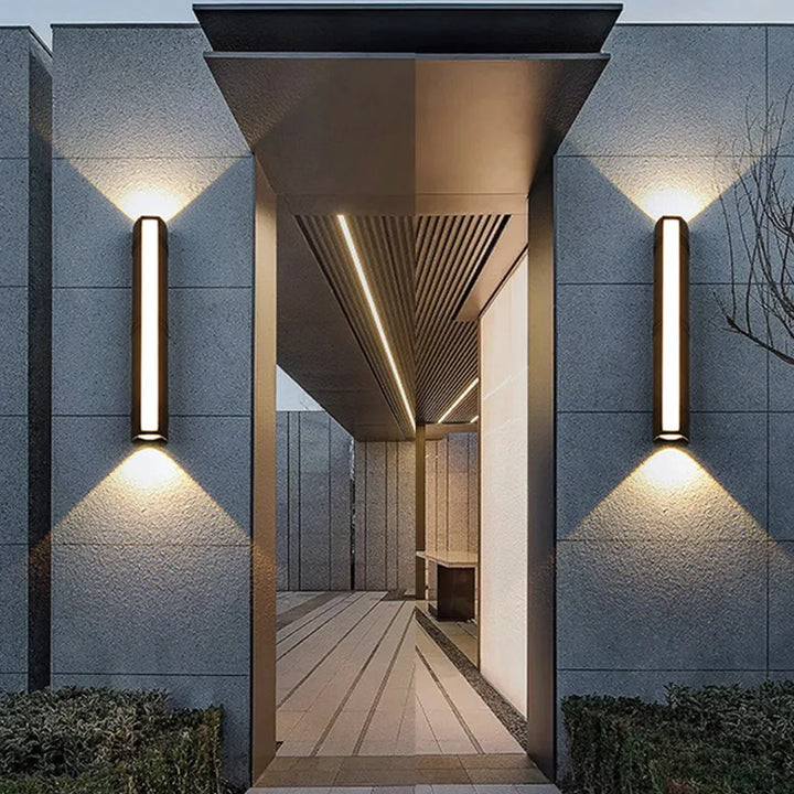 Vanntett LED vegglampe for utendørs - GlowGuard, energieffektiv og værbestandig, ideell for terrasse og hage | Skanto