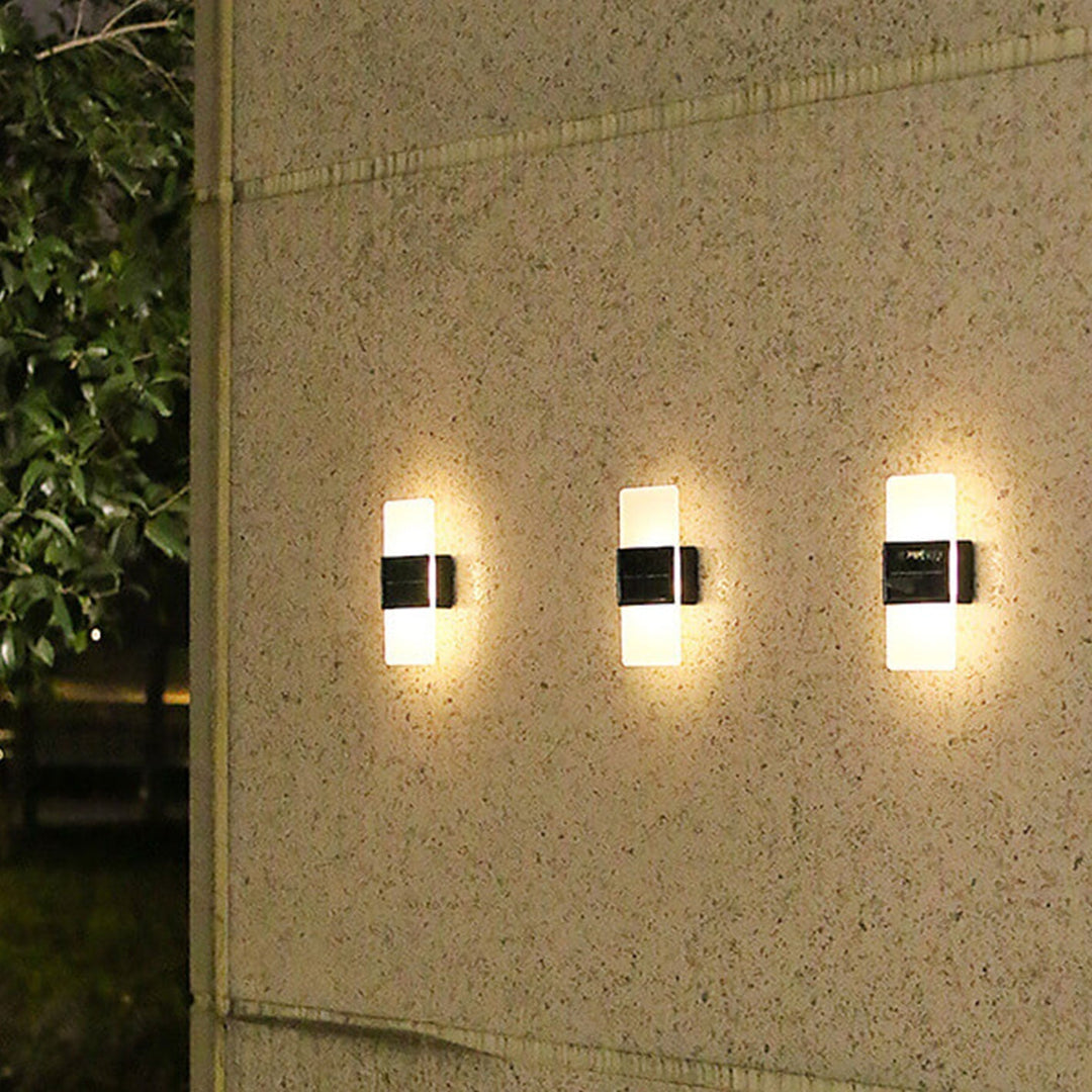 Skanto | LumaZen Solar-Drevet LED Vegglampe | Værbestandig | Solcelledrevet Utendørsbelysning | Hage- og Terrasseinnredning