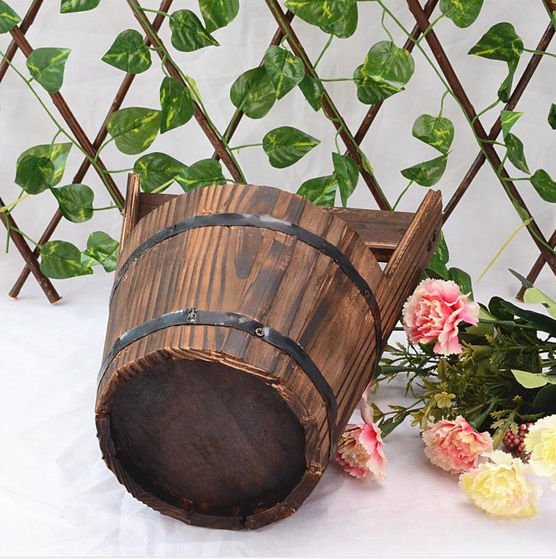 Skanto | Trebøtteplantekasse i fatadesign for hage og terrasse – Dekorative blomsterpotter laget av tre