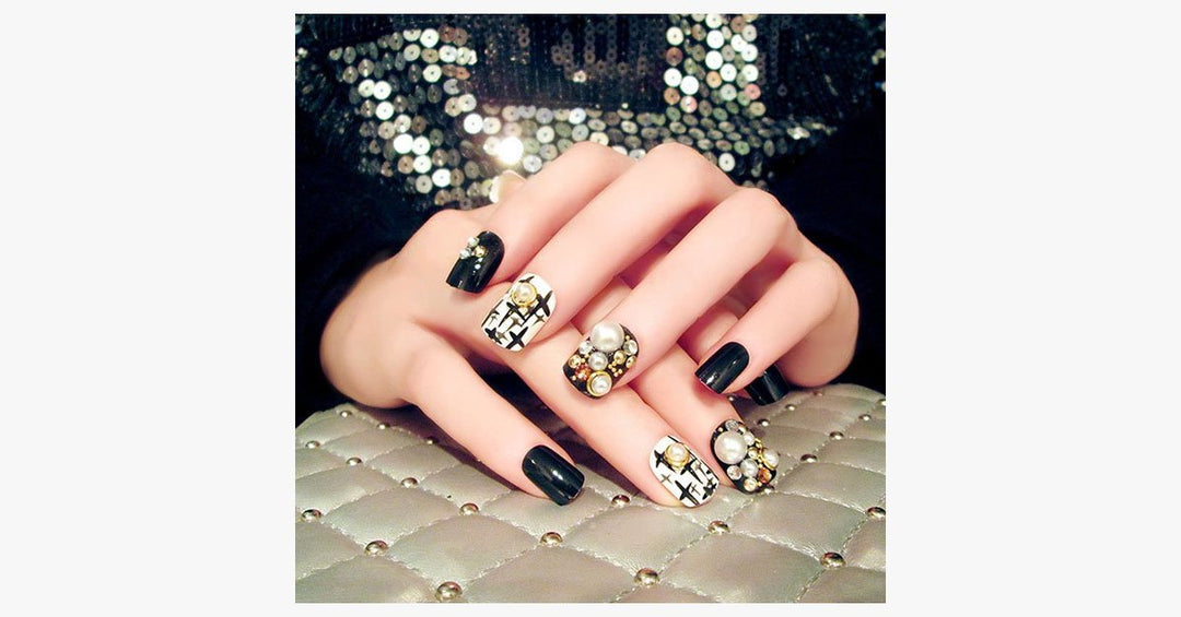 Skanto | Svart Rhinestone Negler