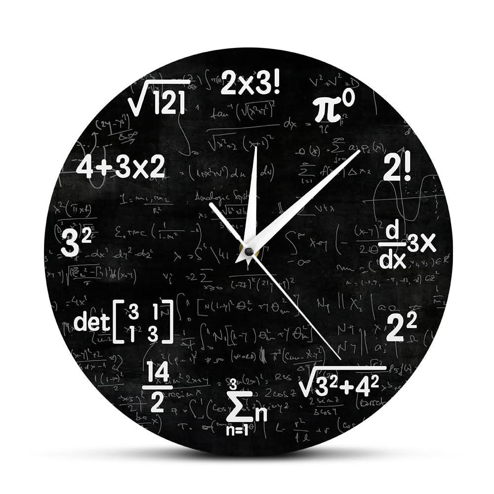 Skanto | Matematisk Veggklokke med Svart Symbol Design