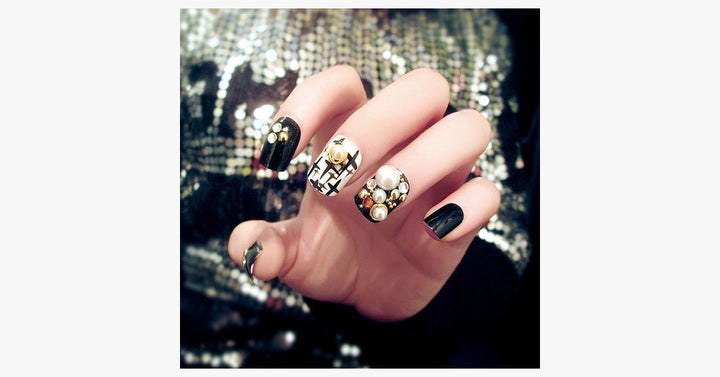 Skanto | Svart Rhinestone Negler