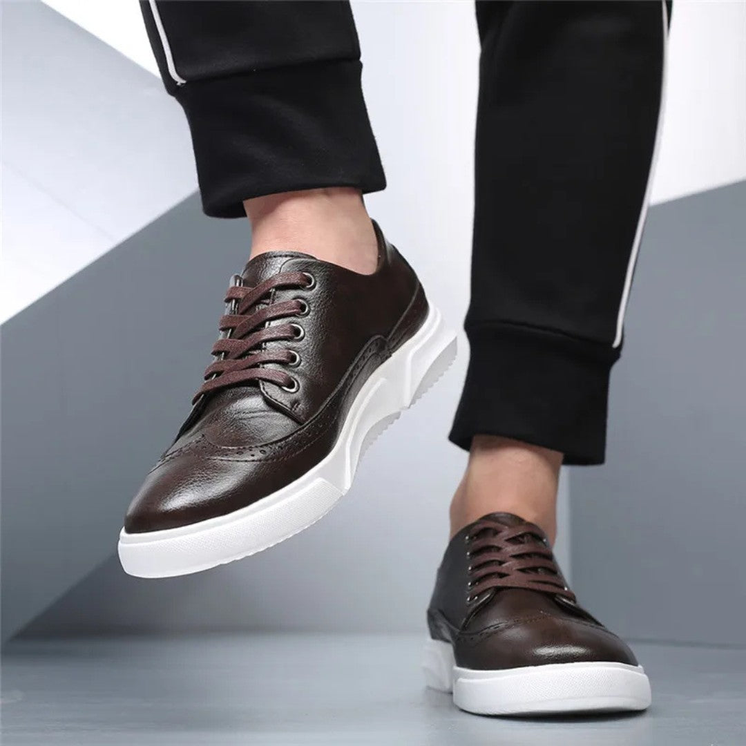 Brogue-sneakers i skinn med gummisåle
