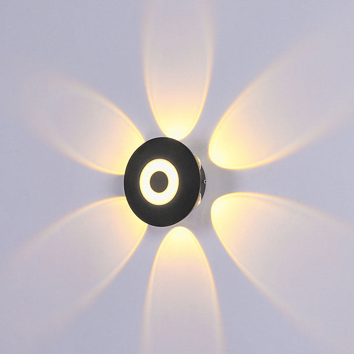 Moderne skandinavisk LED-vegglampe med rund aluminiumsskjerm til terrassen