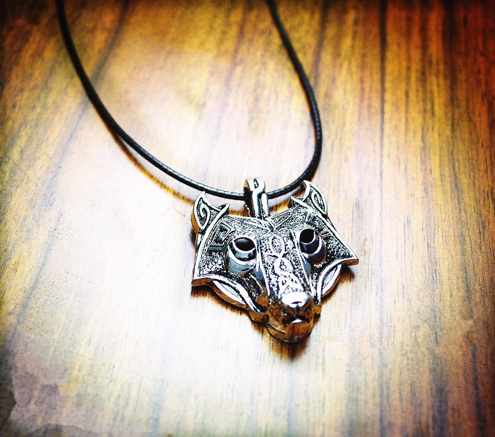 Norse Wolf Head Halskjede - Gratis Frakt! | Skanto
