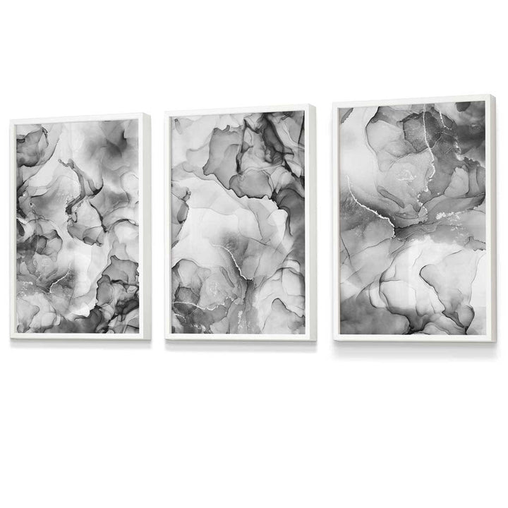 Abstrakt blomstermønster i grått, sett med 3 veggkunstverk | Innrammet