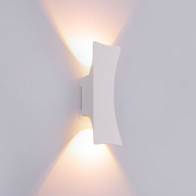 Moderne Enkle Rektangulære Buede LED Utendørs Vanntette Vegglampe | Skanto