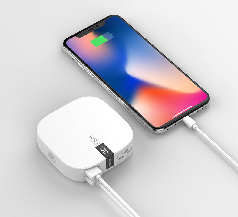 Skanto | Mini 10000mAh Power Bank med 2.1A Hurtiglading, Super Slank, LED-skjerm og Doble USB Utganger, Støtter Lightning, Micro og Type-C