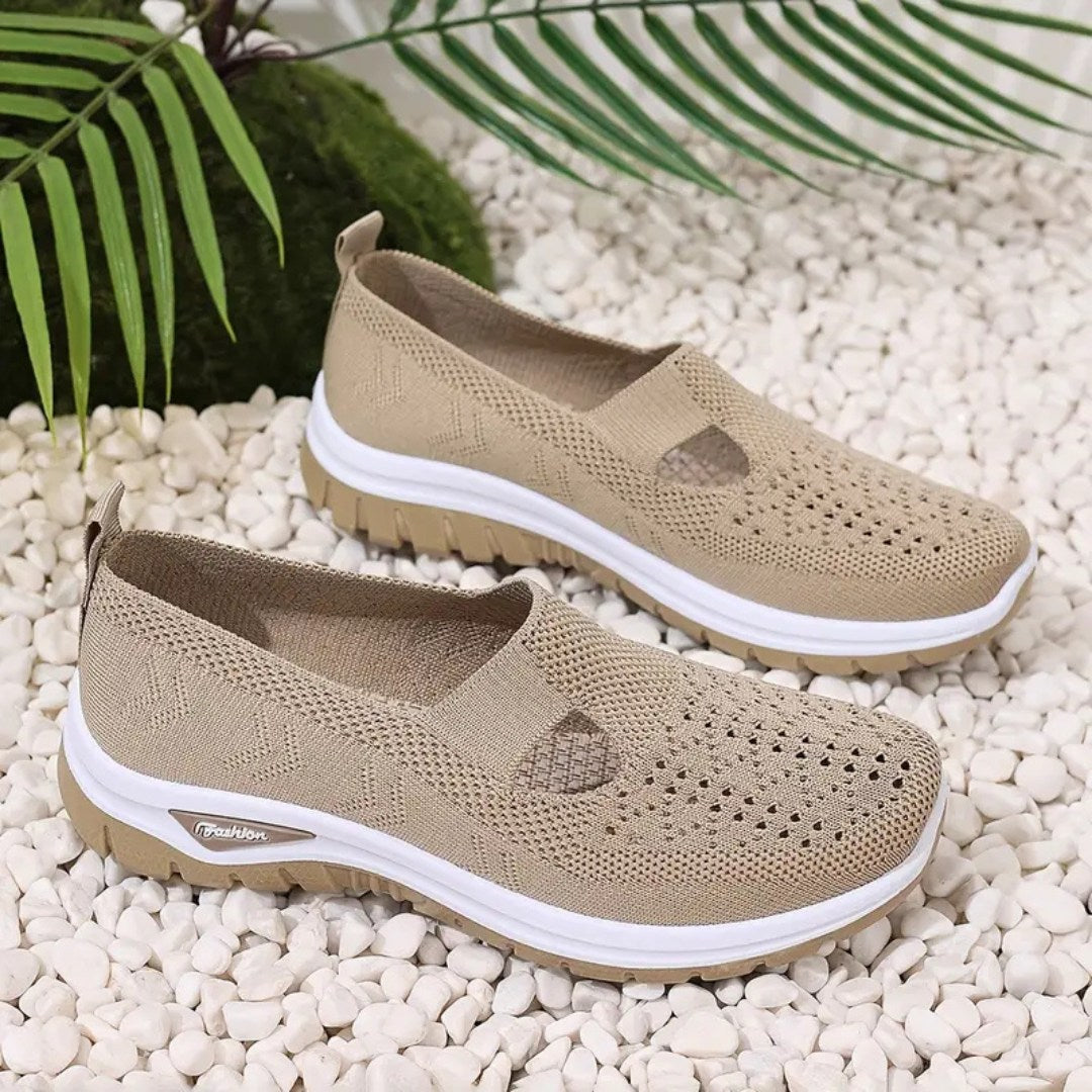 Vellora – damesko i netting med slip-on-komfort