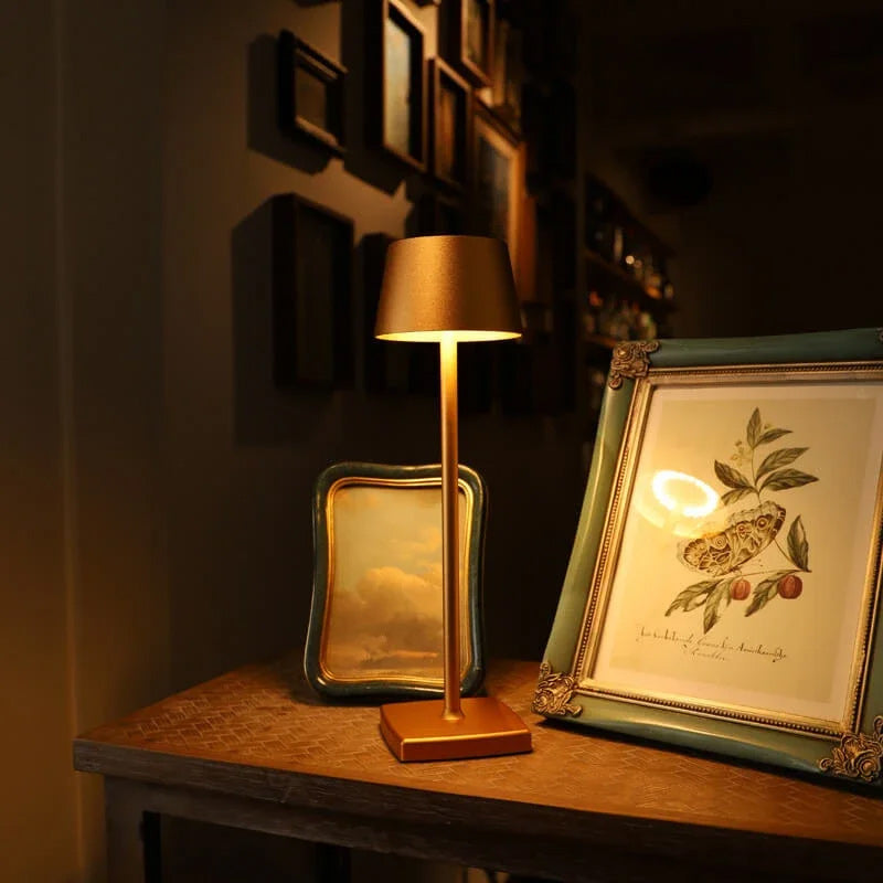 Moderne Oppladbar LED Trådløs Bordlampe | Skanto