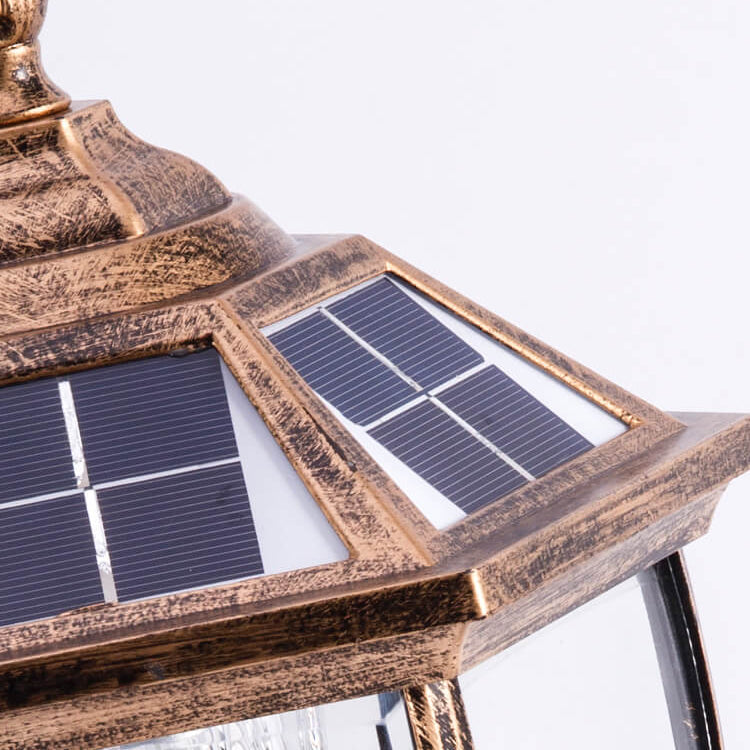 Vanntett, solcelledrevet hagelampe laget av aluminium og glass med et enkelt flammedesign