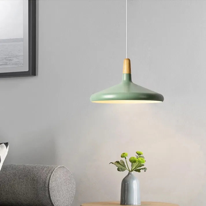 Skanto | Moderne eleganse i form av en stilig konisk pendellampe