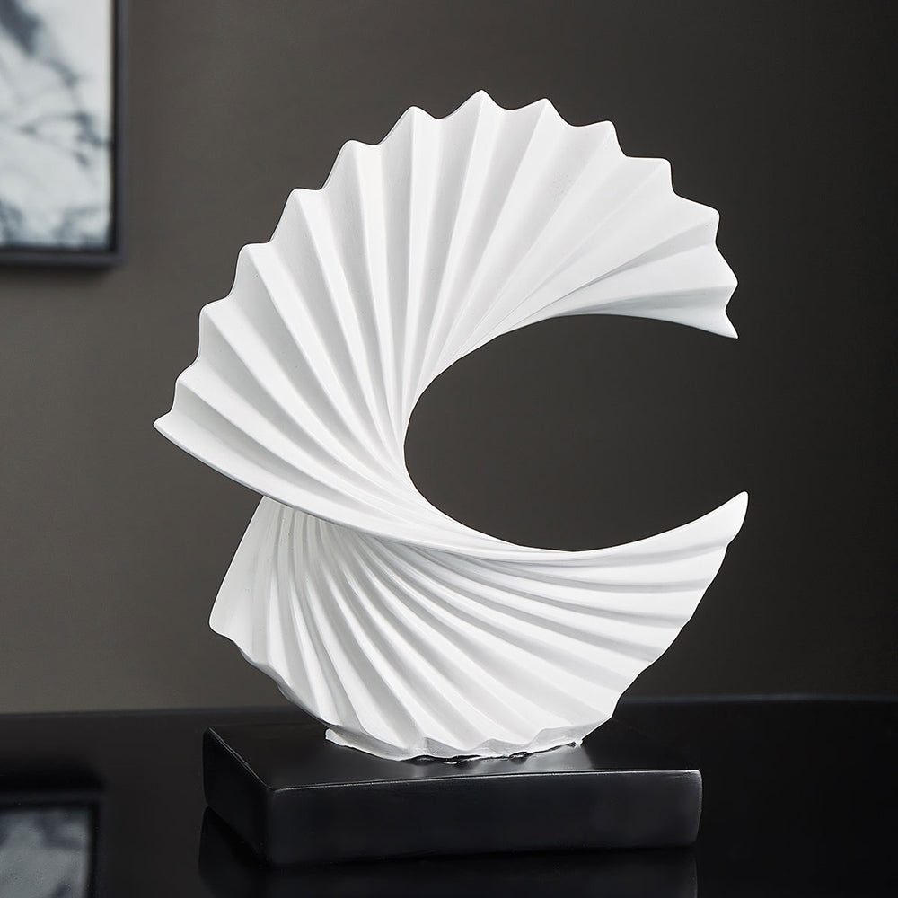 Skanto | Stilfull Halvmåne Skulptur - LunarGrace