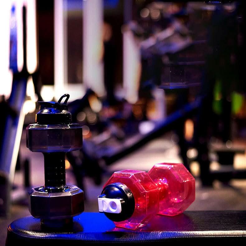 Skanto | Dumbbell vannflaske 550ml for fitness & hverdagsliv | 2-i-1 design