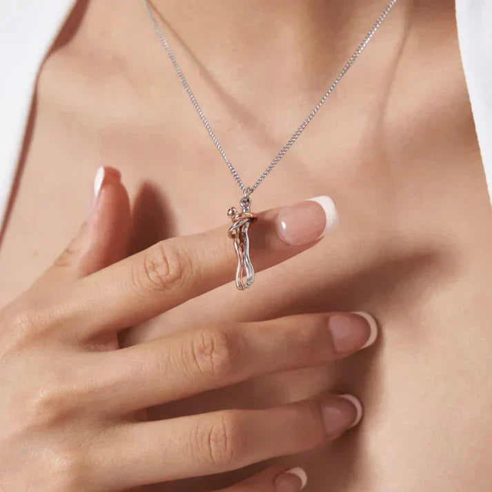 Skanto | Bonding Hug Necklace