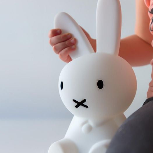 Skanto | Maria Miffy Første Lys Bordlampe