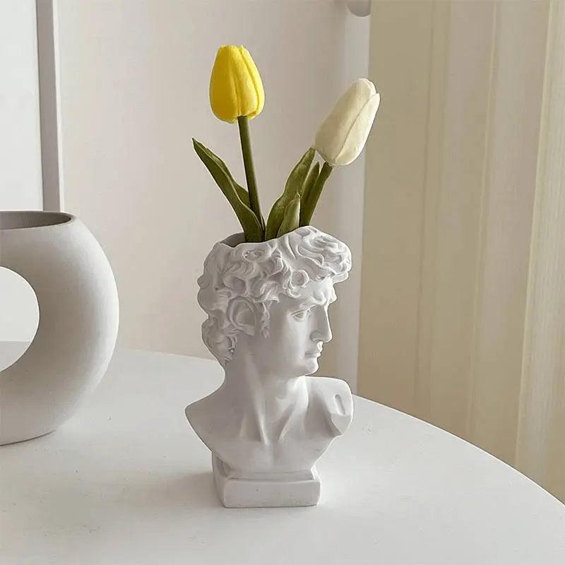 Skanto | CelestVase - Elegant design