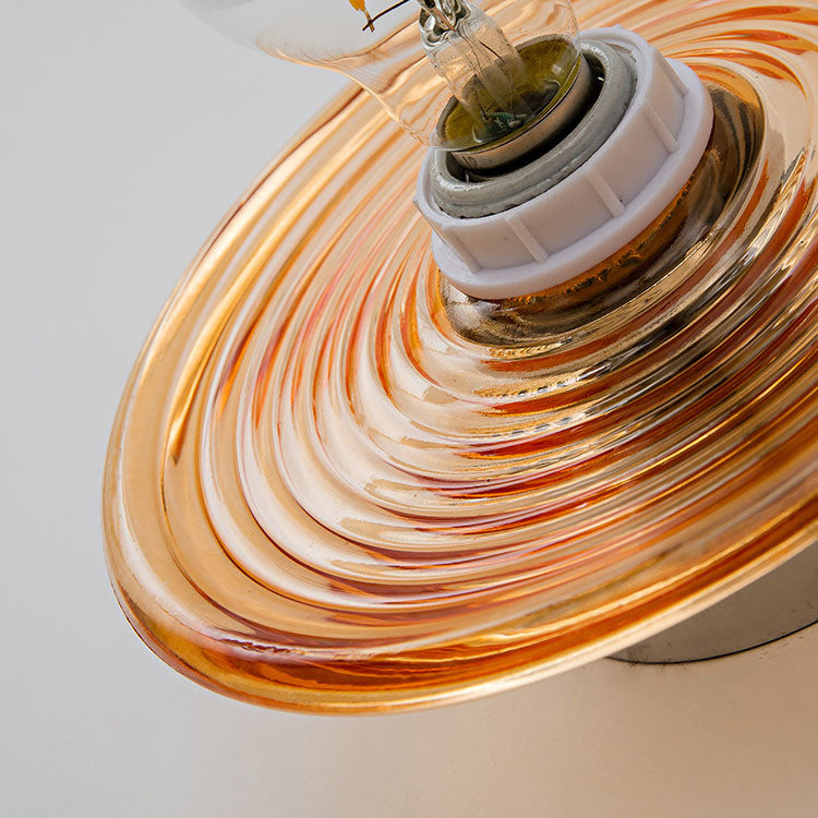 Tidløs glassvegglampe for allsidig belysning Skanto