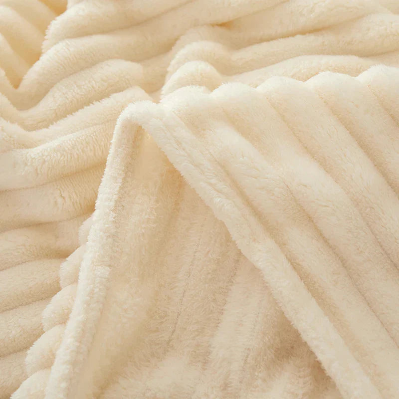Skanto | Bredstripet flanell fleece teppe - CozyStripe