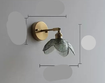 Skanto | Dekorativ vegglampe med buet arm og glasskjerm