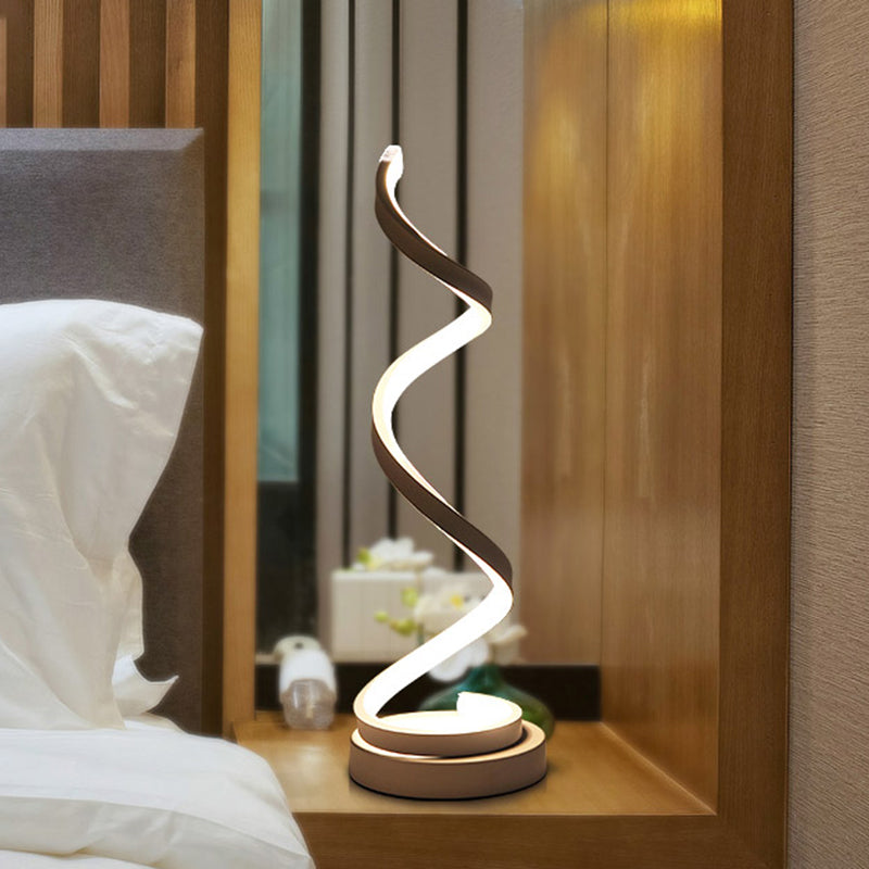 Skanto | Spiral Bånd Metall Bordlampe Enkelhet Svart/Hvit/Gull LED Arbeidsbelysning med Rund Bunn i Varm/Hvit Lys