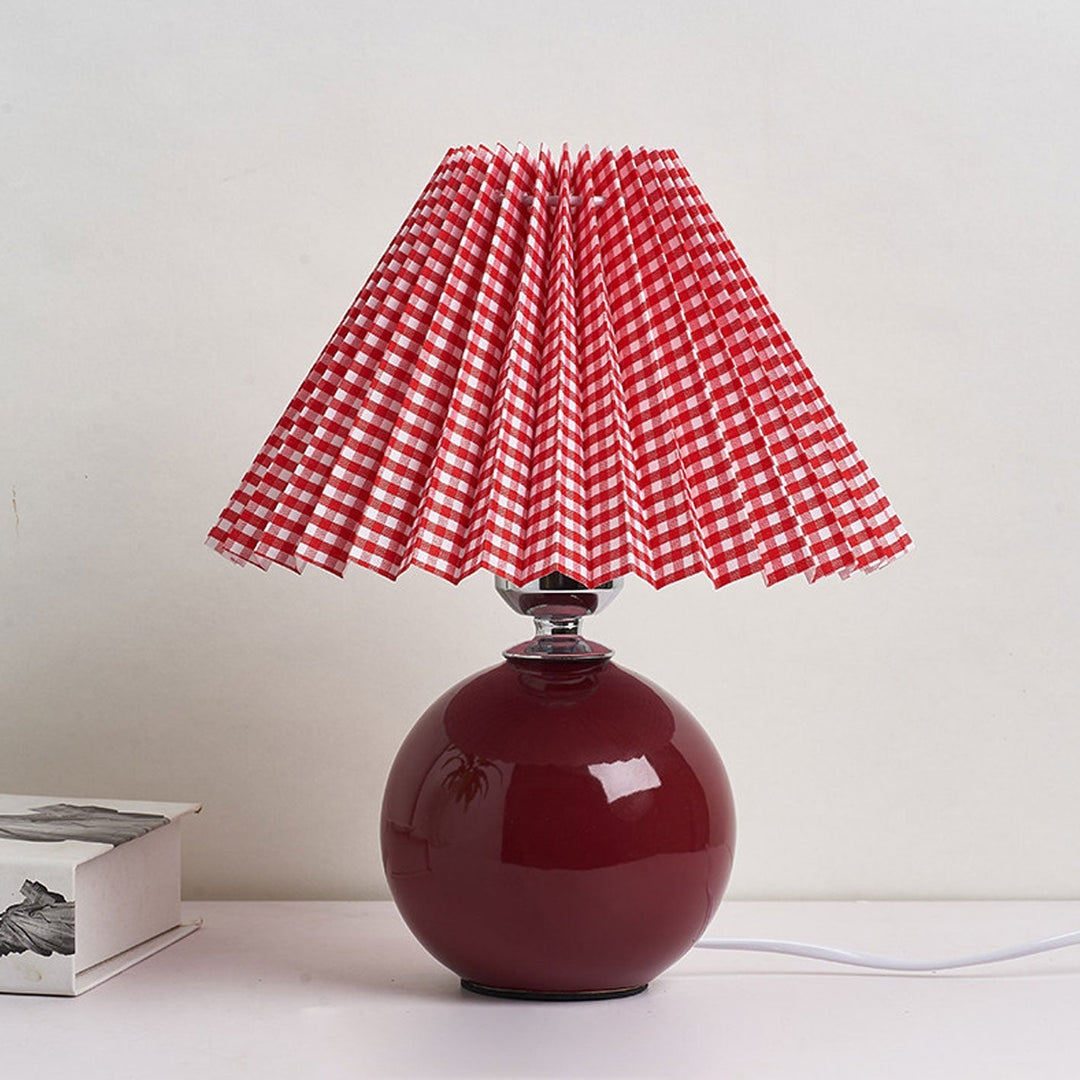 Skanto | Nordisk minimalistisk 1-lampe bordlampe laget av keramikk med folder
