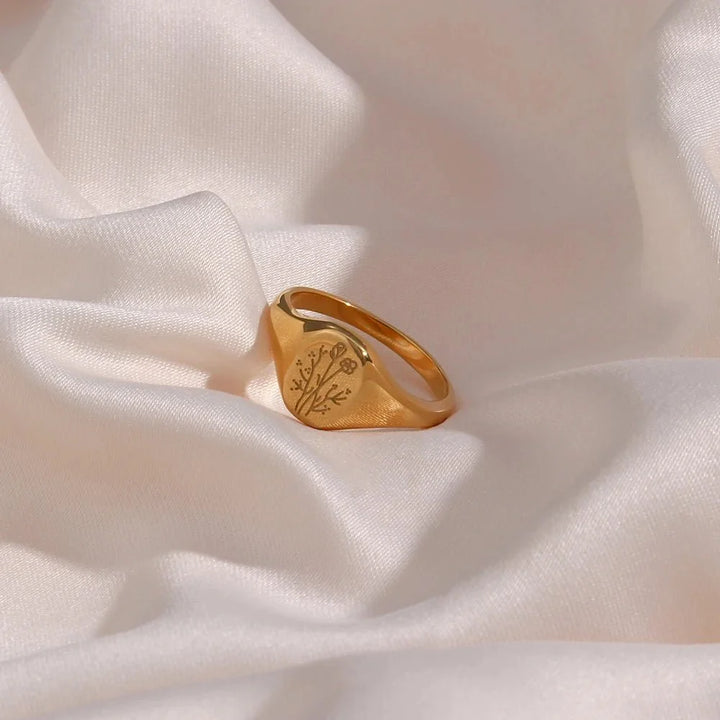 Skanto | 18k Dainty Floral Signetringer
