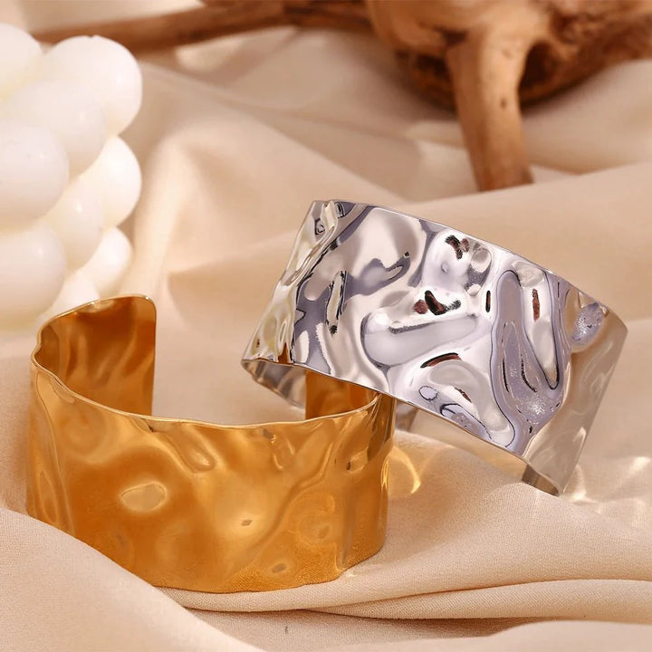 Skanto | 18k Hamret Tekstur Bangle Armbånd