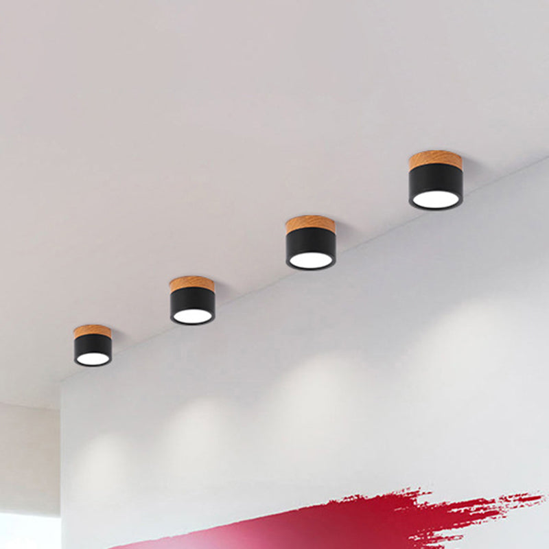 Skanto | Moderne Macaron Taklampe – Kompakt Metall/Tre Innfelt Belysning for Kjøkken og Bar i Gul, Blå og Svart