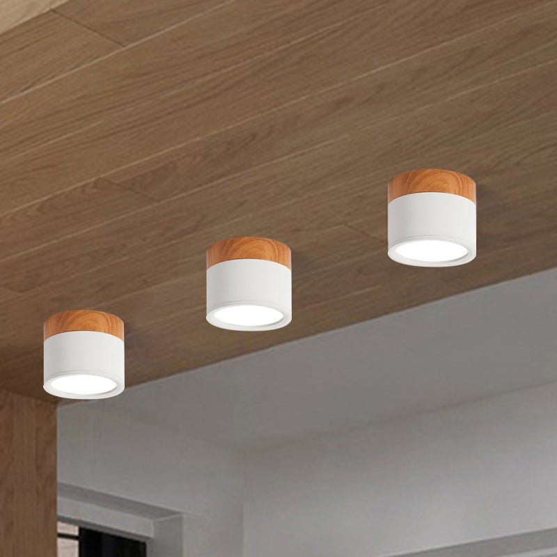 Skanto | Moderne Macaron Taklampe – Kompakt Metall/Tre Innfelt Belysning for Kjøkken og Bar i Gul, Blå og Svart