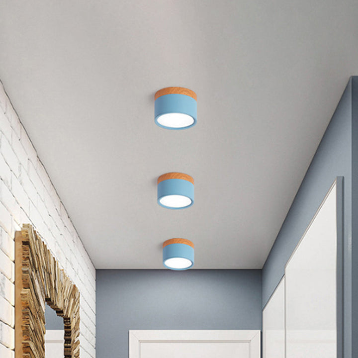 Moderne Macaron Taklampe – Kompakt Metall/Tre Flush Mount Belysning for Kjøkken og Bar i Gul, Skantoå og Svart | Skanto
