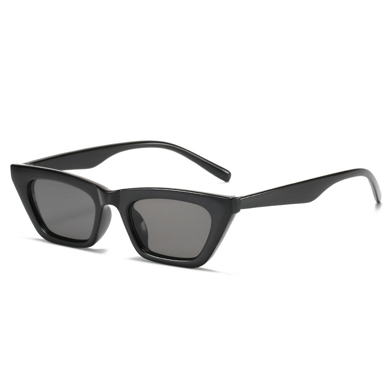 Dame moteriktig geometrisk solbrille i cat-eye stil Skanto
