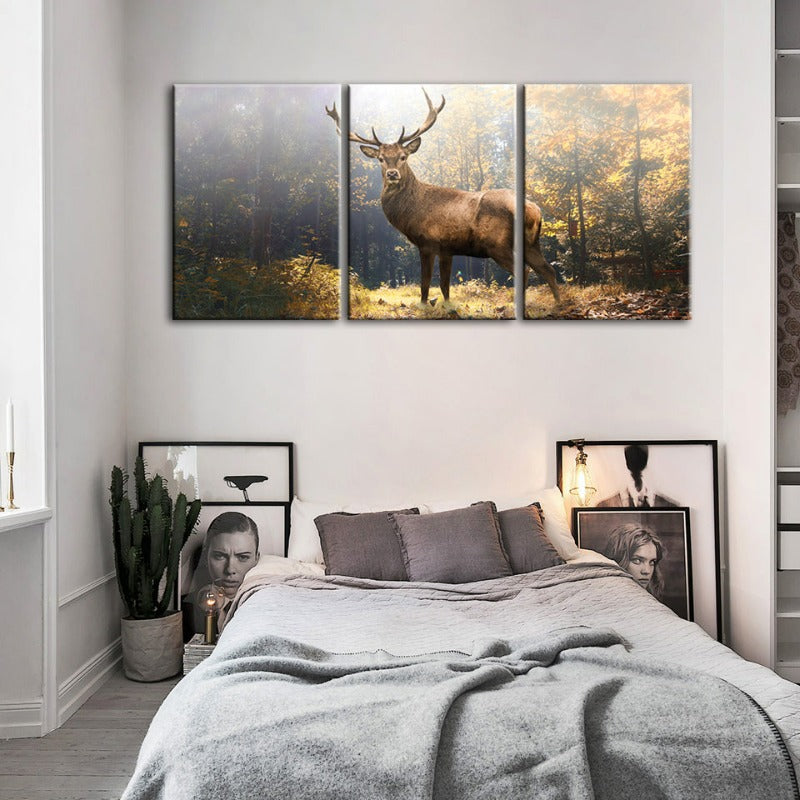 Majestetisk hjort i skogen - Lerret veggkunst maleri 3 deler