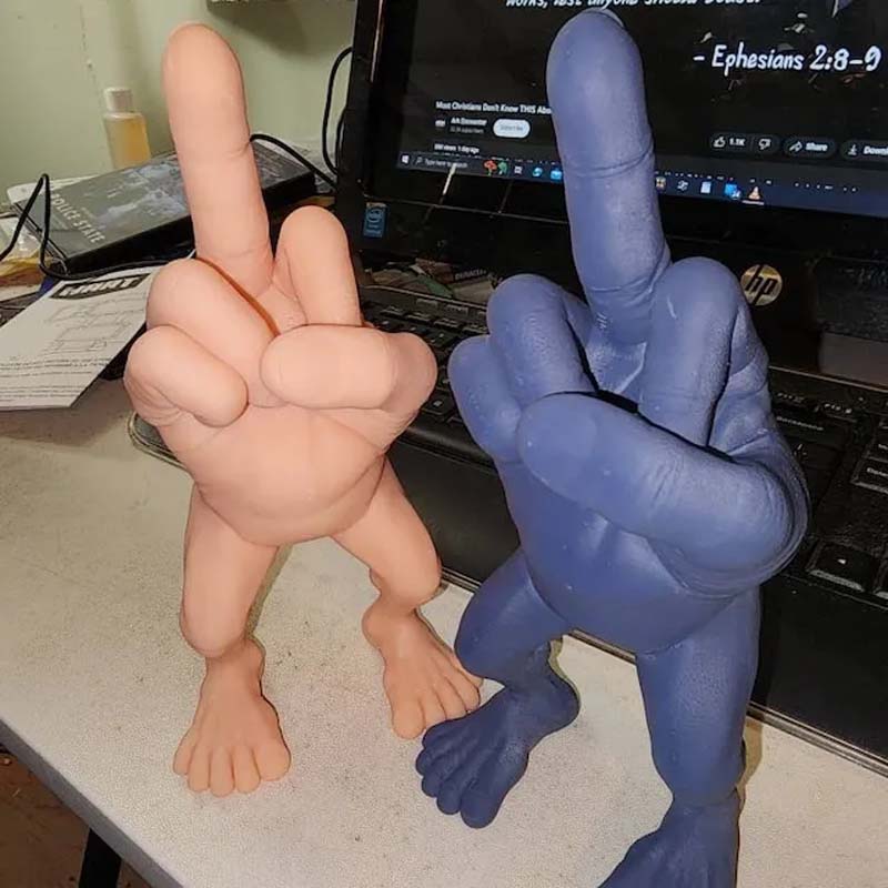 Skanto | Langfinger figur med ben