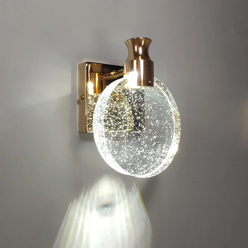 LumièreCéleste – Elegant Gullvegglampe for Atmosfæriske Interiører Skanto