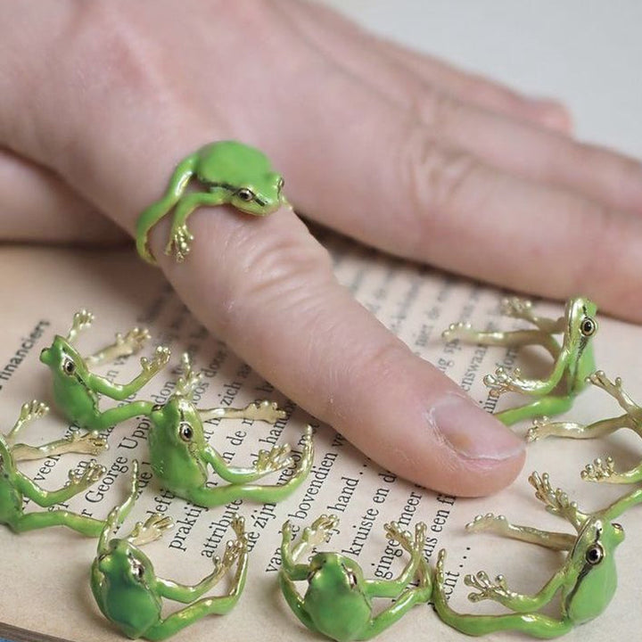 Skanto | Latest-tree Frog Ring & Earrings
