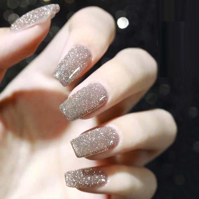 Glitter og diamant neglelakk (8ml) | Skanto