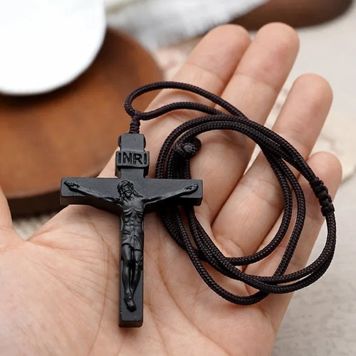 Skanto | Jesus-Kors-Halskjede laget av Tre