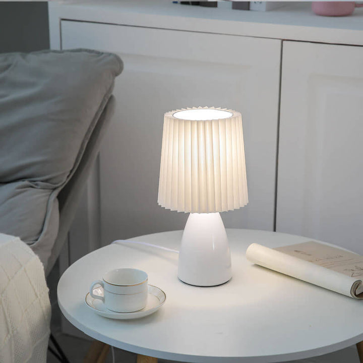 Skanto | Skandinavisk Retro Bordlampe med Foldsøm og Glassbase