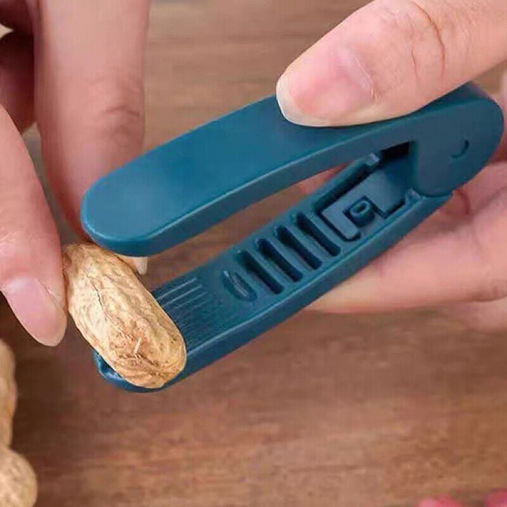 Skanto | Peanut Seed Peel Plastic Peanut Clip