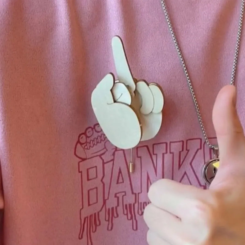 Skanto | Morsom Tre Finger Pin