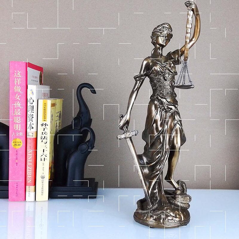 Skanto | Dekorativ statue av Rettferdighetens Gudinne