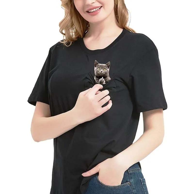 Skanto | Lommer Midt Finger Katt T-skjorte