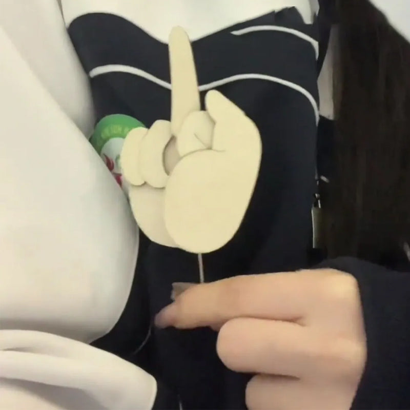 Skanto | Morsom Tre Finger Pin