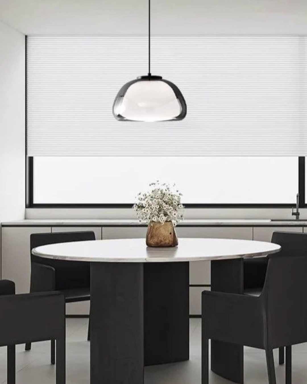 Skanto | Elegant lampe i form av en glasskuppel med krystallaccent
