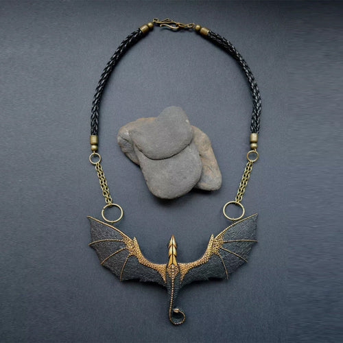 Skanto | Flying Dragons Necklace